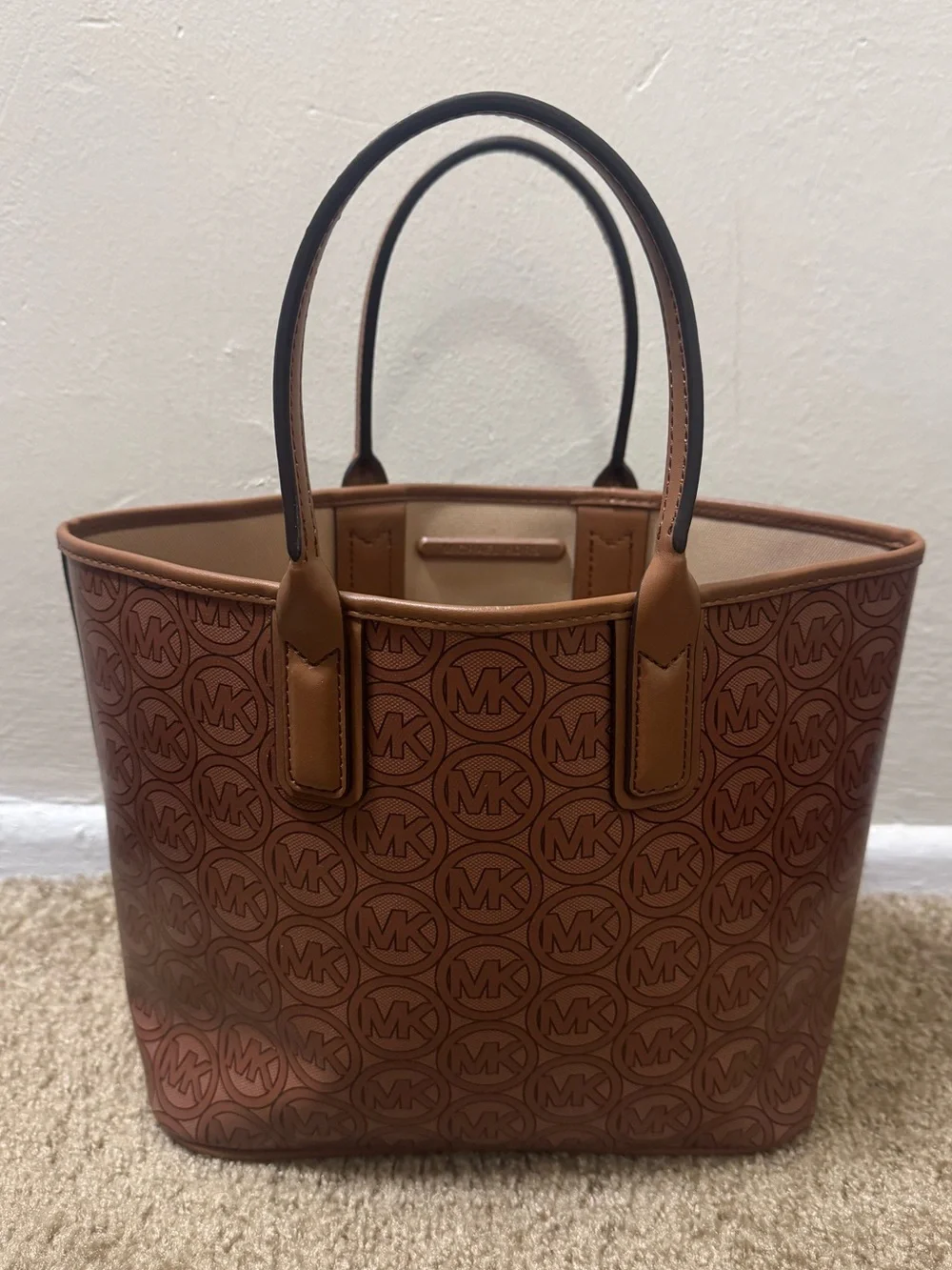 💯 Authentic Michael Kors satchel bag